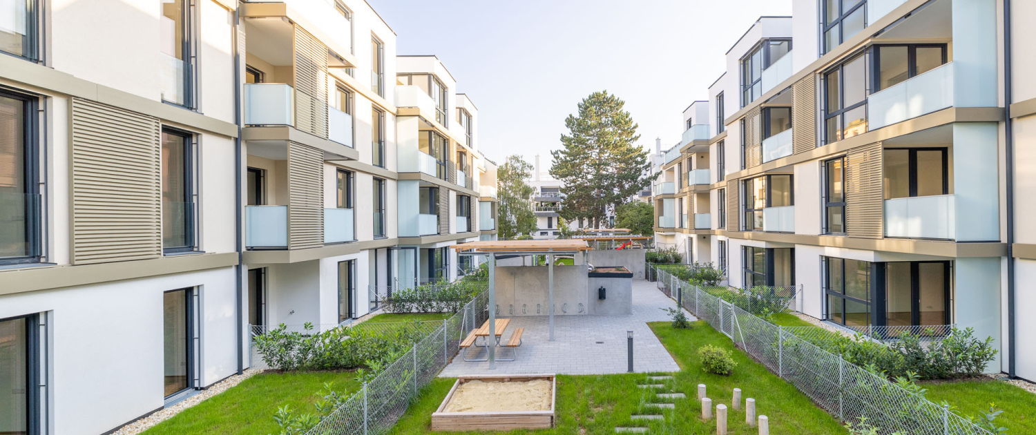 6715ec0e25b345eb962ef9b2__B2A4813